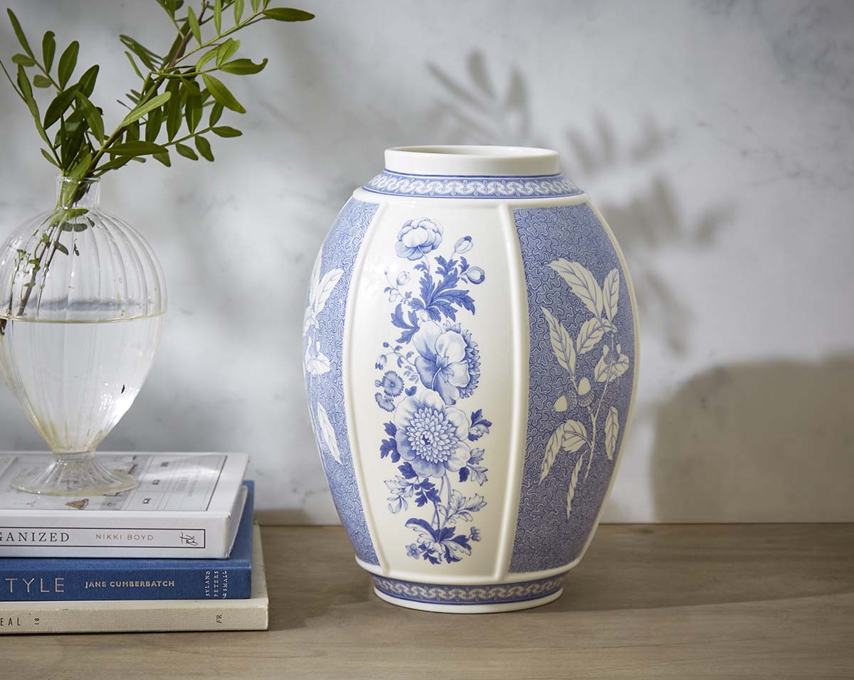 Blue Italian British Flowers Vase – Porcelain Heritage Floral Design dinnerware CasaFenix