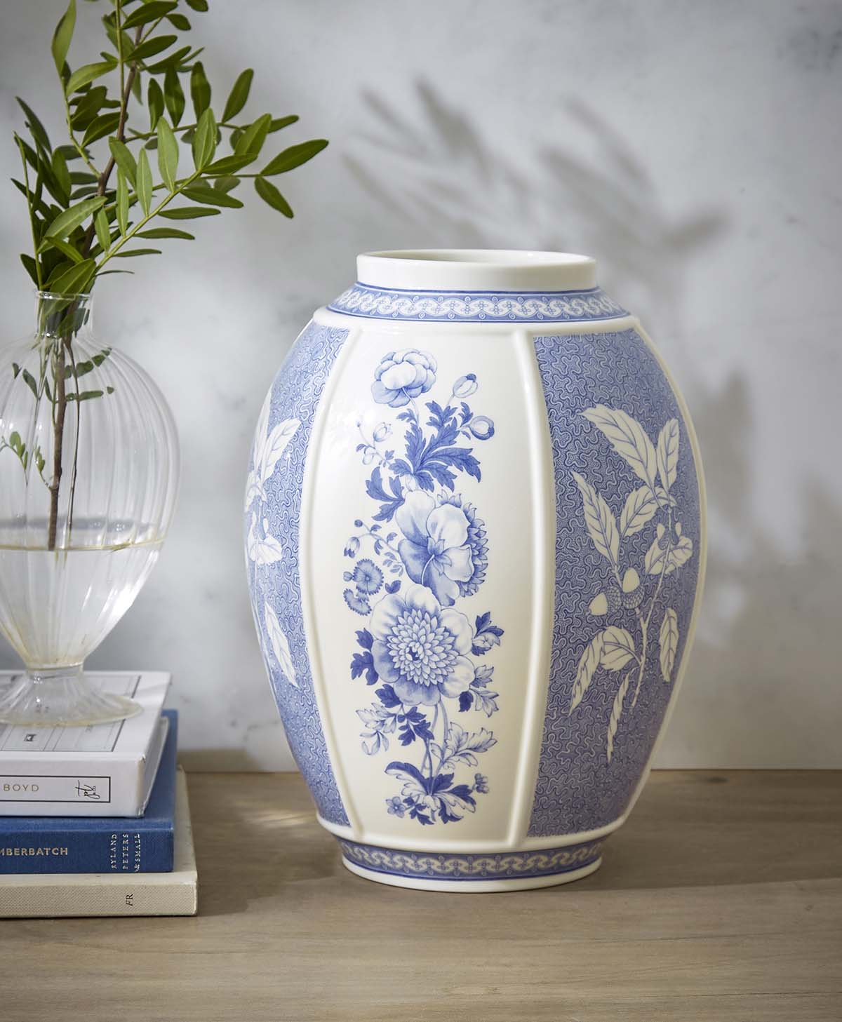 Blue Italian British Flowers Vase – Porcelain Heritage Floral Design dinnerware CasaFenix