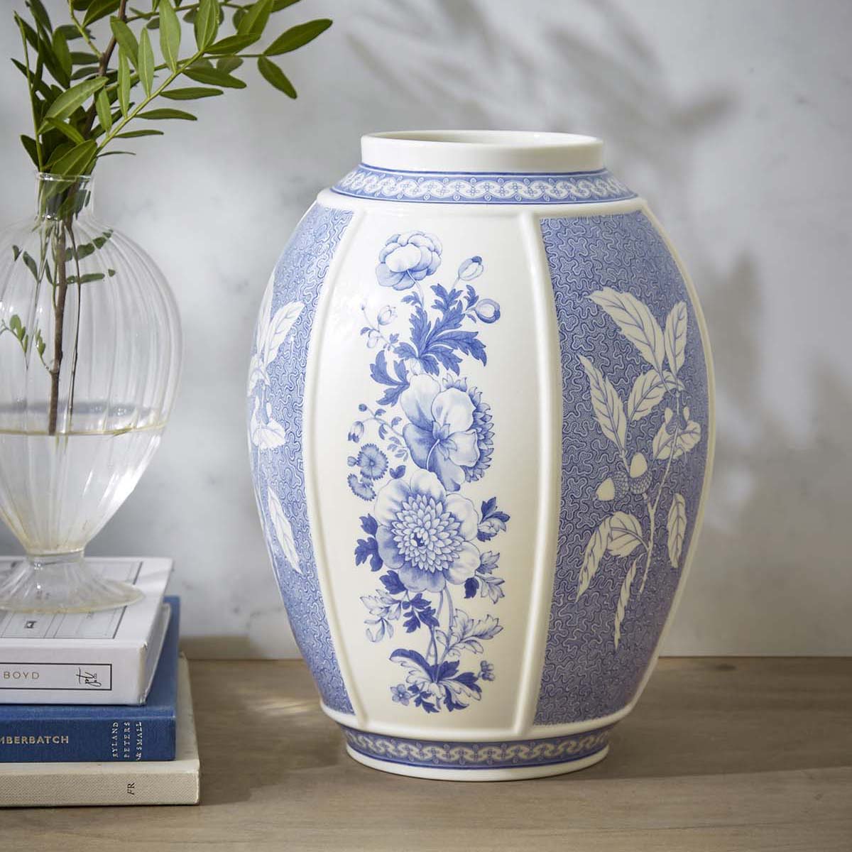 Blue Italian British Flowers Vase – Porcelain Heritage Floral Design dinnerware CasaFenix