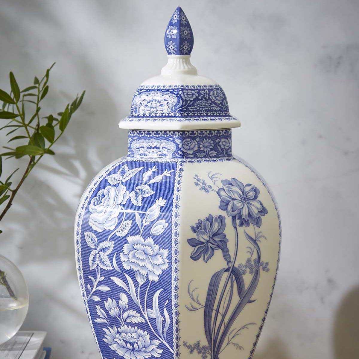 Blue Italian Floral Vase – Porcelain Blue & White Decorative Vase dinnerware CasaFenix
