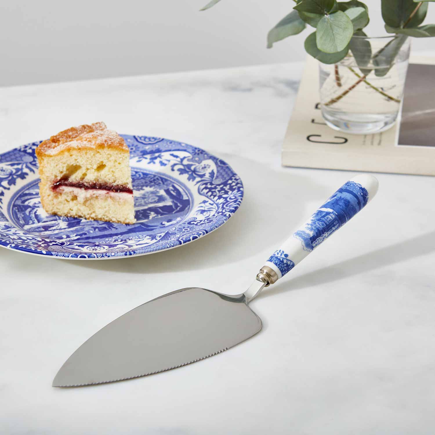 Blue Italian Cake Slice – Porcelain Cake Server with Blue Italian Design dinnerware CasaFenix