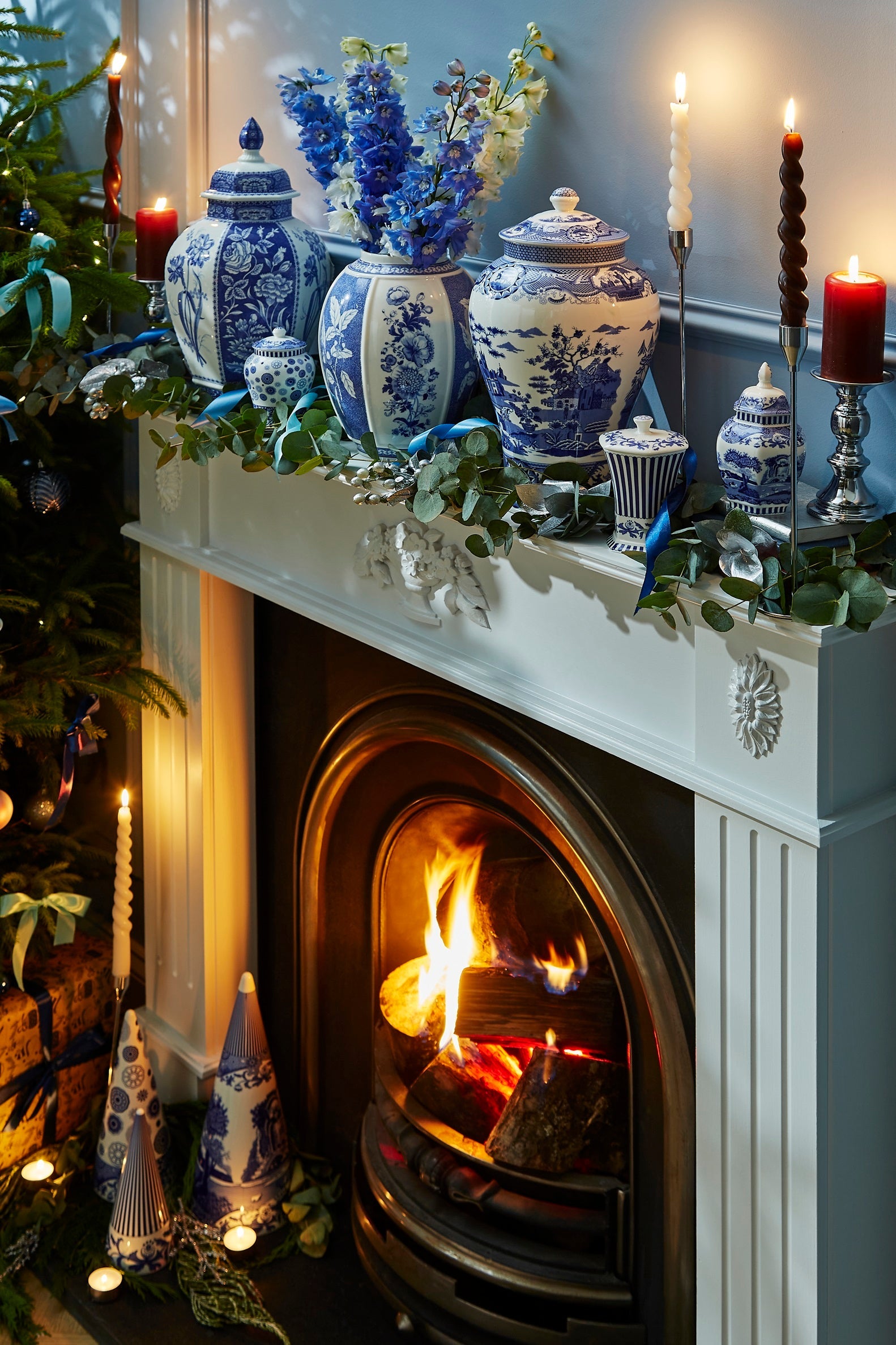 Blue Italian Gothic Castle Vase – Porcelain Statement Decorative Vase dinnerware CasaFenix