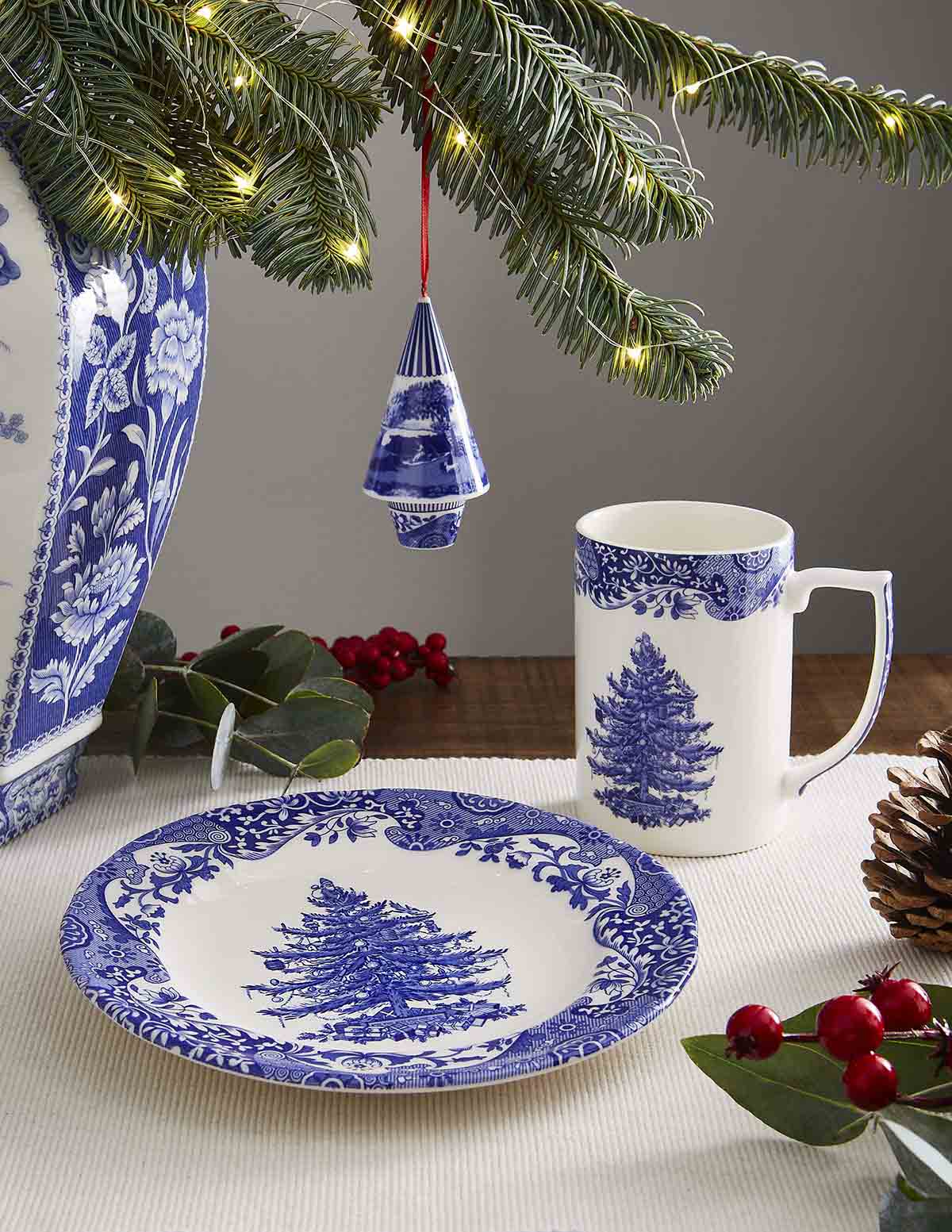 Blue Italian Christmas Set of 4 Mugs – Porcelain Festive Tea Cups dinnerware CasaFenix