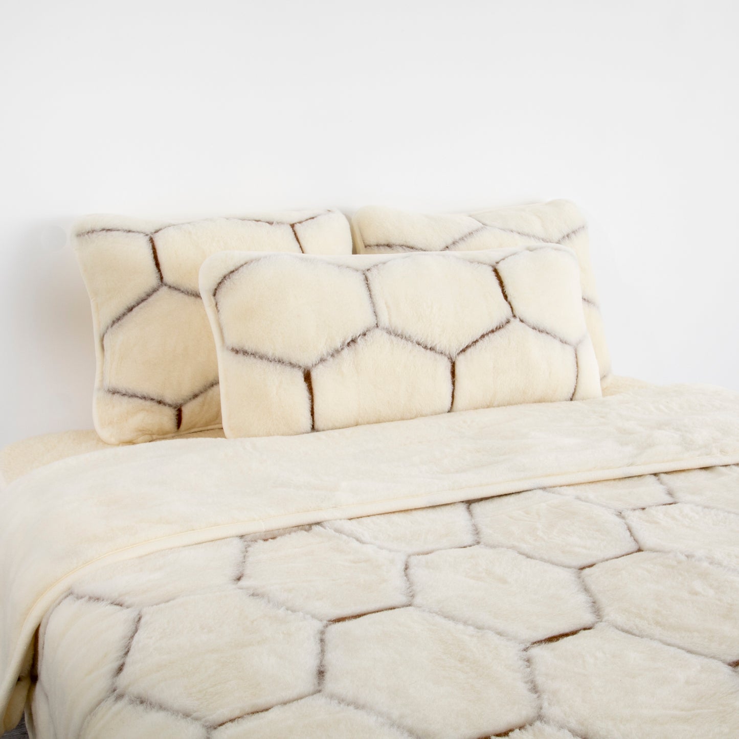 100% Cashmere Wool Quilt - Natural Hex 200 x 135cm - CasaFenix
