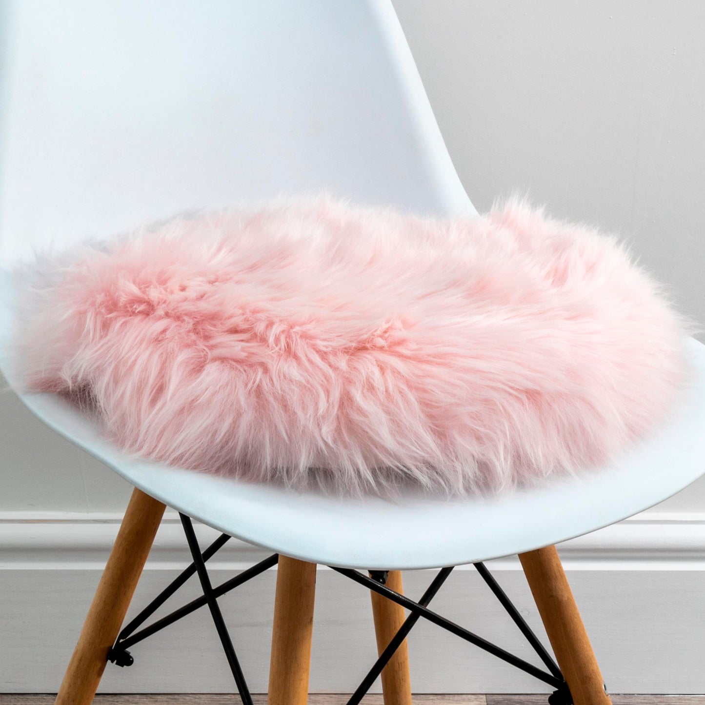 Blush Pink Round Sheepskin Chair Pad - CasaFenix
