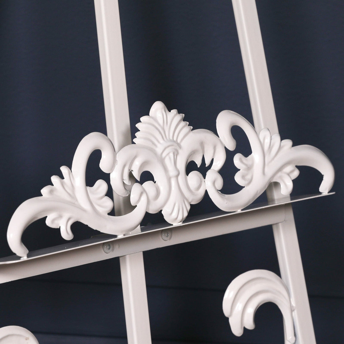 Cream Metal Easel Easel CasaFenix