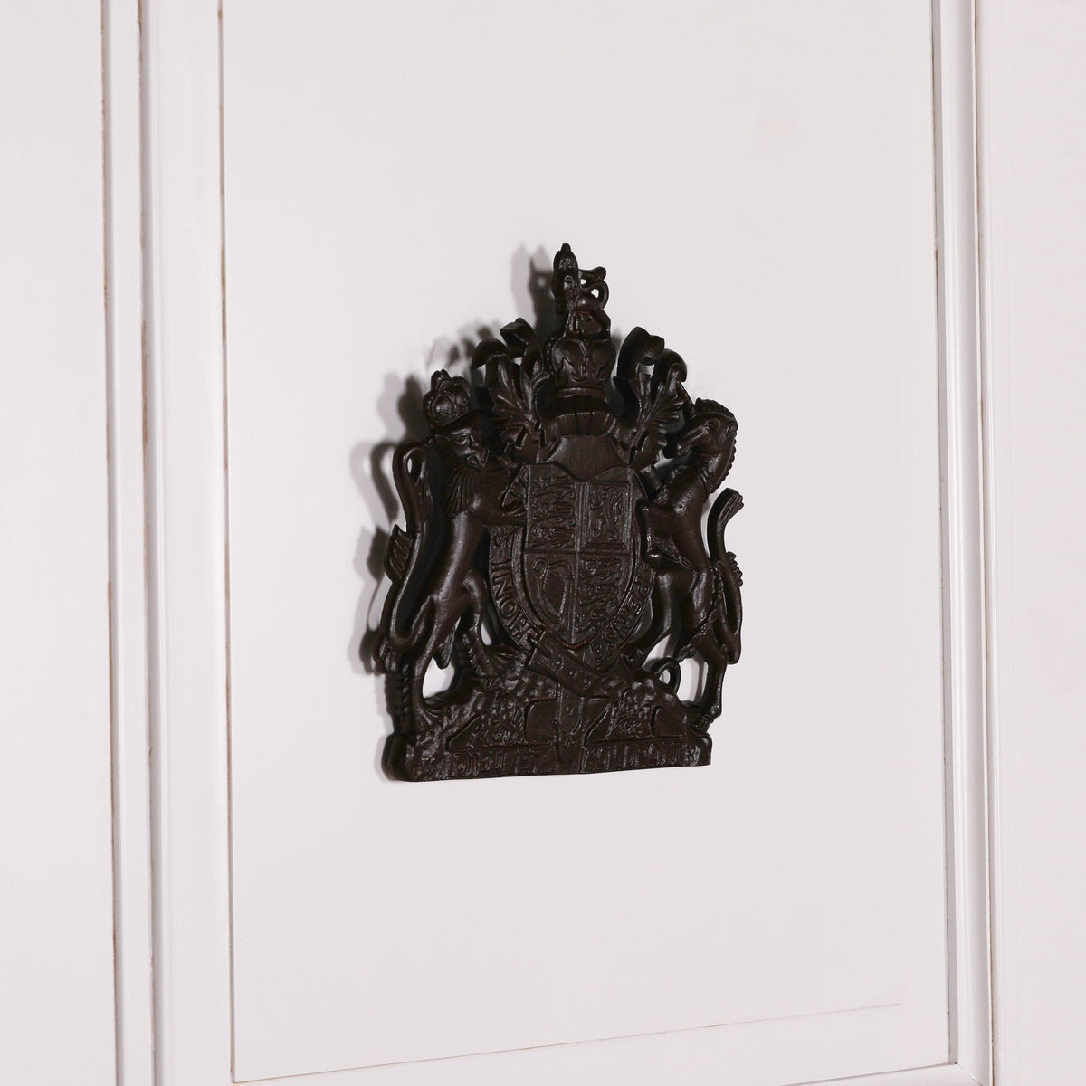 Cast Aluminium Coat of Arms Wall Plaque Wall art CasaFenix