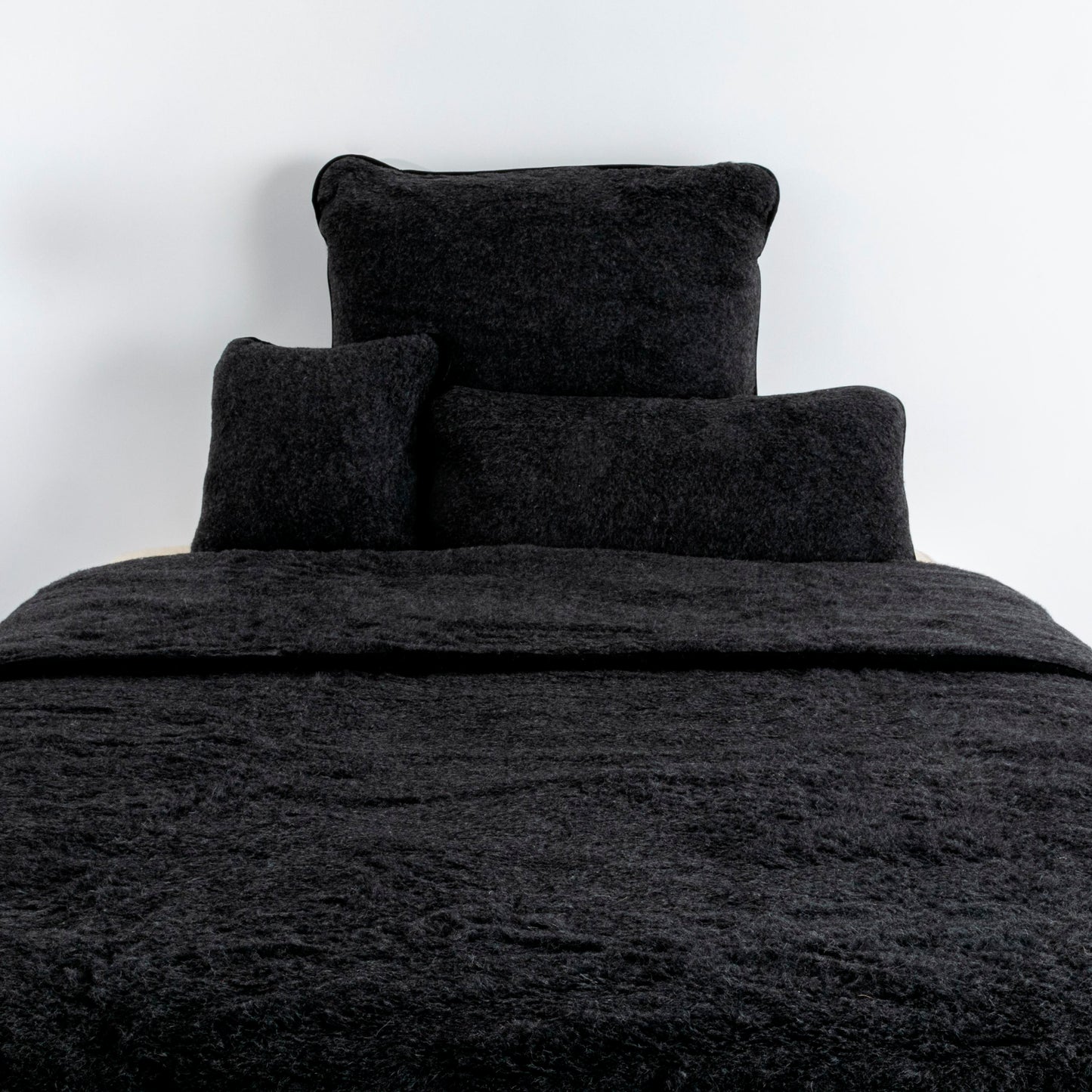 100% Merino Wool Quilt - Black 240 x 200cm - CasaFenix