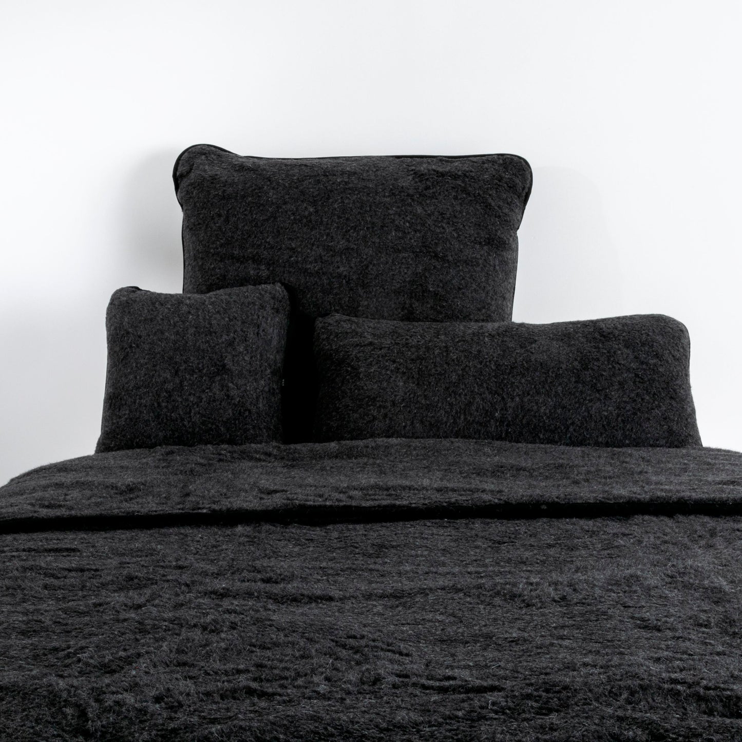 100% Merino Wool Quilt - Black 240 x 200cm - CasaFenix