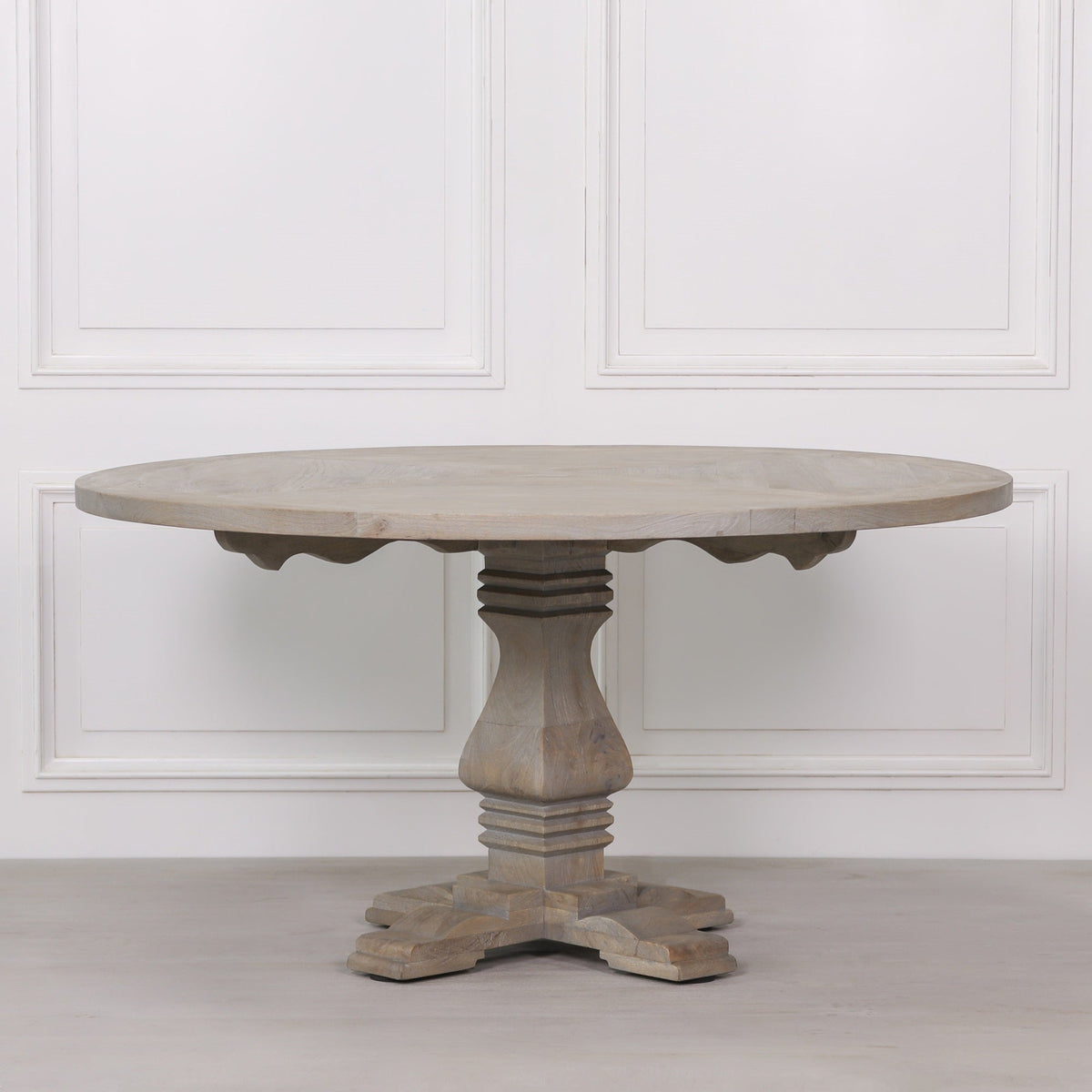 Rustic Round Squared Pedestal Dining Table in White Cedar | 151.5cm Dining table CasaFenix