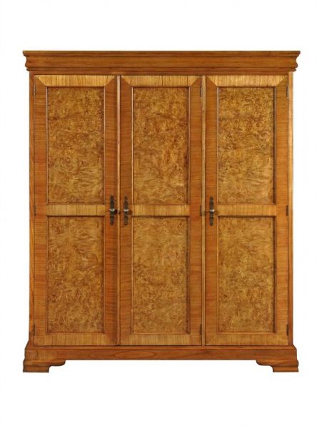 Cheshire Walnut Collection Triple 3 Door Wardrobe - CasaFenix