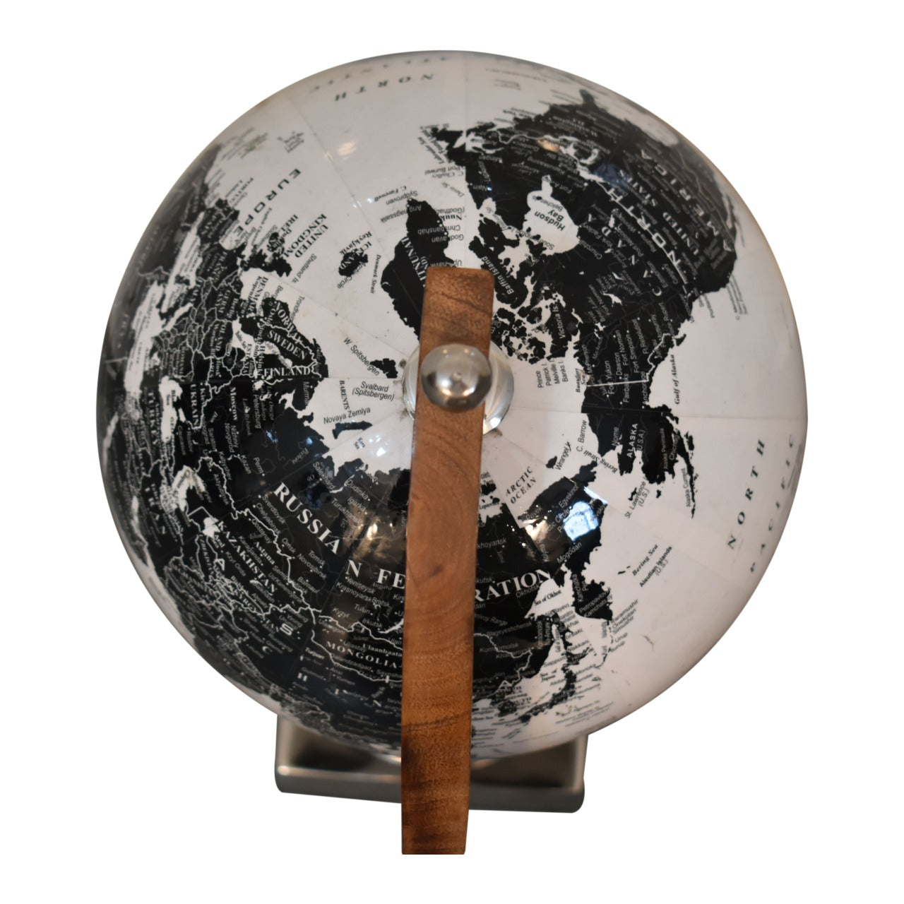 Black and White Globe - CasaFenix