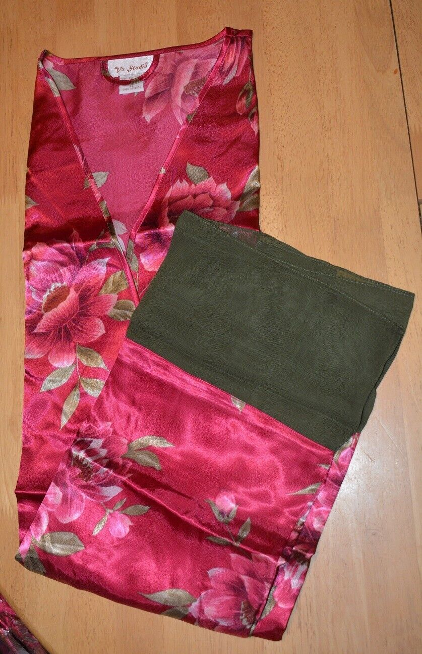 New Lingerie VX Intimate Red Floral Over Robe Size Small (489C matches 489A) VX246 Clothes, Shoes & Accessories:Women:Women's Clothing:Lingerie & Nightwear:Nightwear CasaFenix
