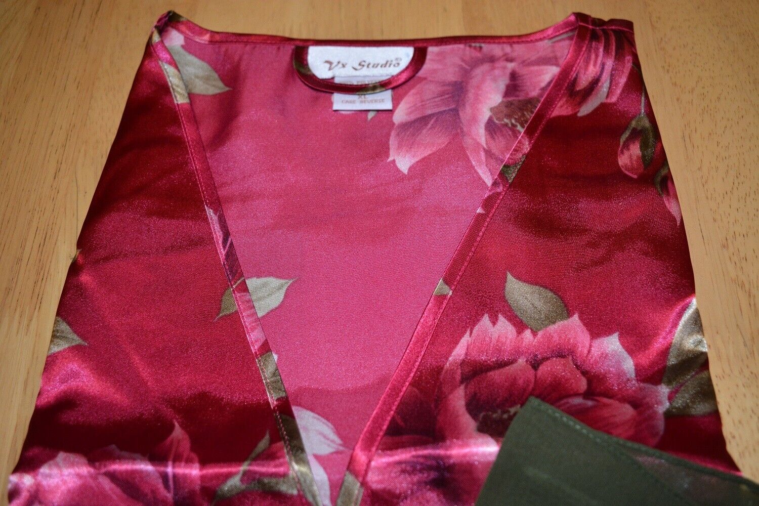 New Lingerie VX Intimate Red Floral Over Robe Size Small (489C matches 489A) VX246 Clothes, Shoes & Accessories:Women:Women's Clothing:Lingerie & Nightwear:Nightwear CasaFenix