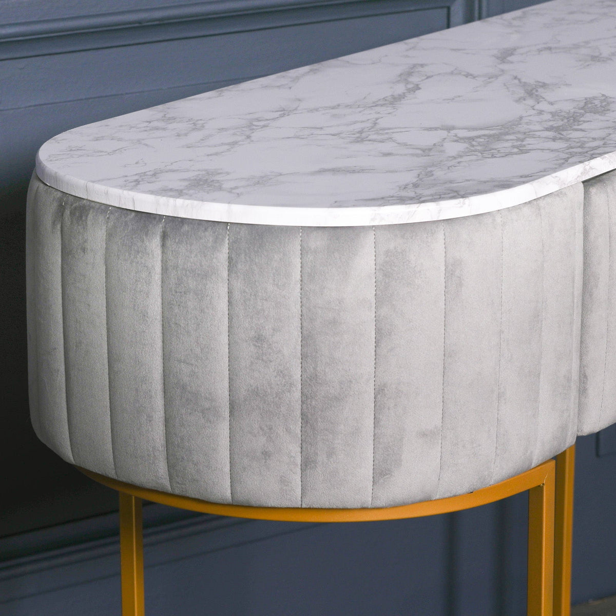 Grey Ribbed Velvet Dressing Table with Marble-Effect Top & Gold Base — 121cm Dressing Table CasaFenix