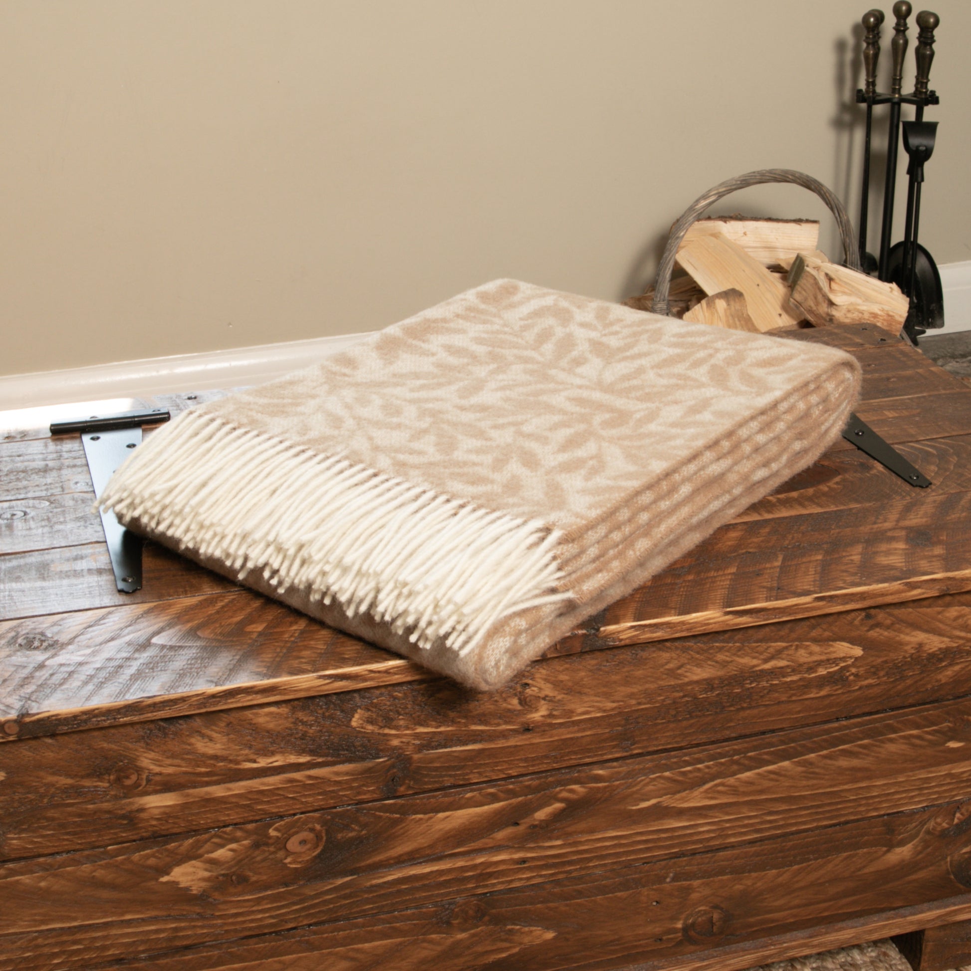 Leaf Pattern Beige Wool Blanket 200 x 140cm - CasaFenix