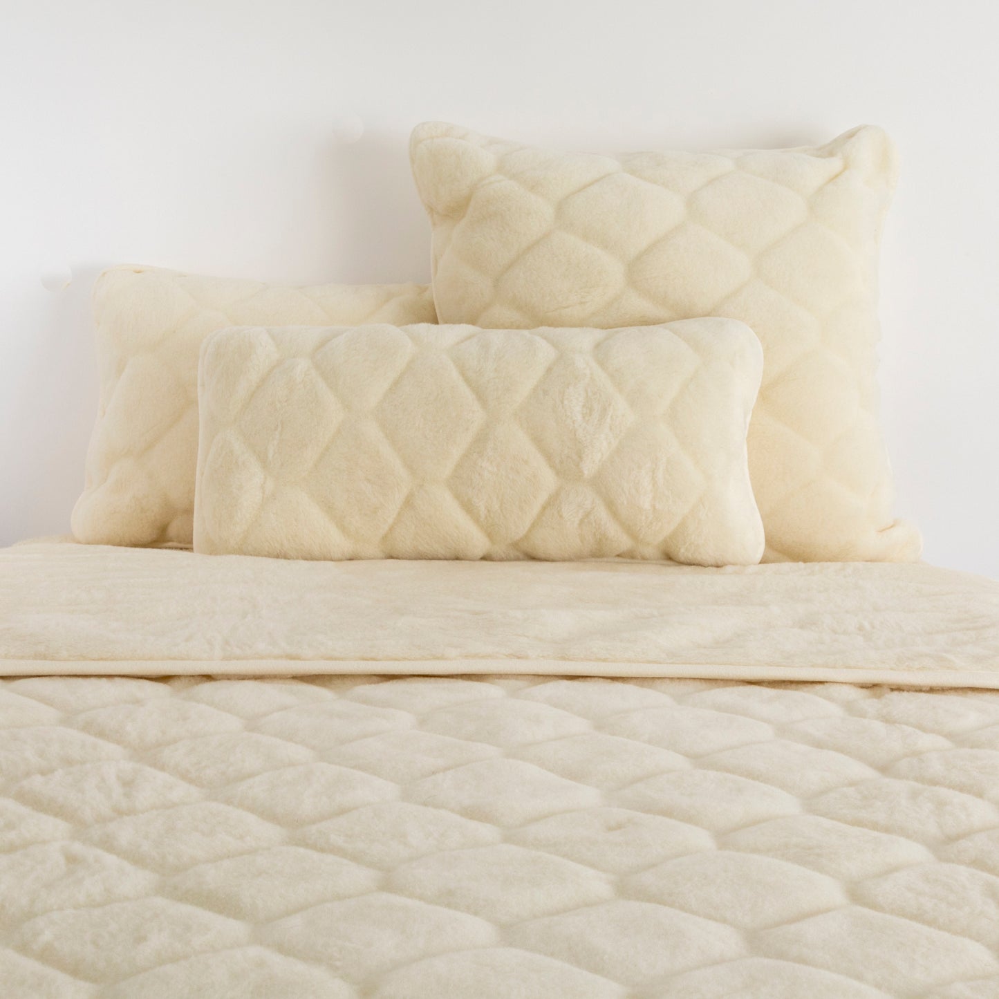 100% Cashmere Wool Quilt - Natural Cream Colour -  Shapes 200 x 140cm - CasaFenix