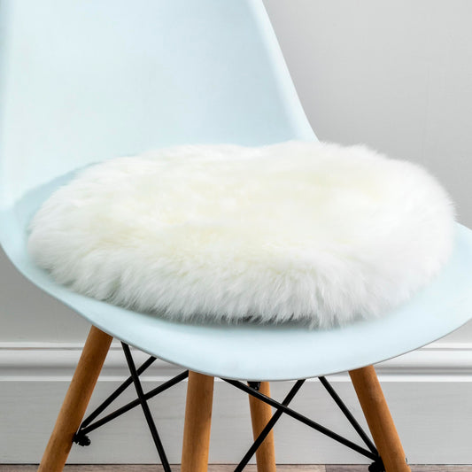 Natural White Round Sheepskin Chair Pad - CasaFenix