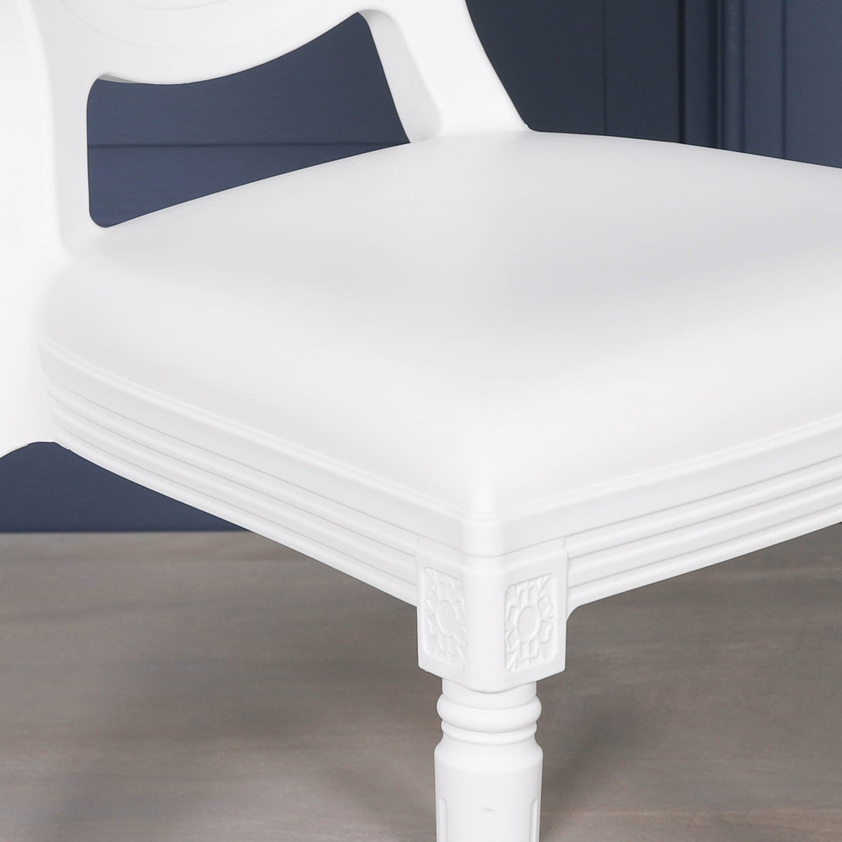 White Louis Chair Chair CasaFenix
