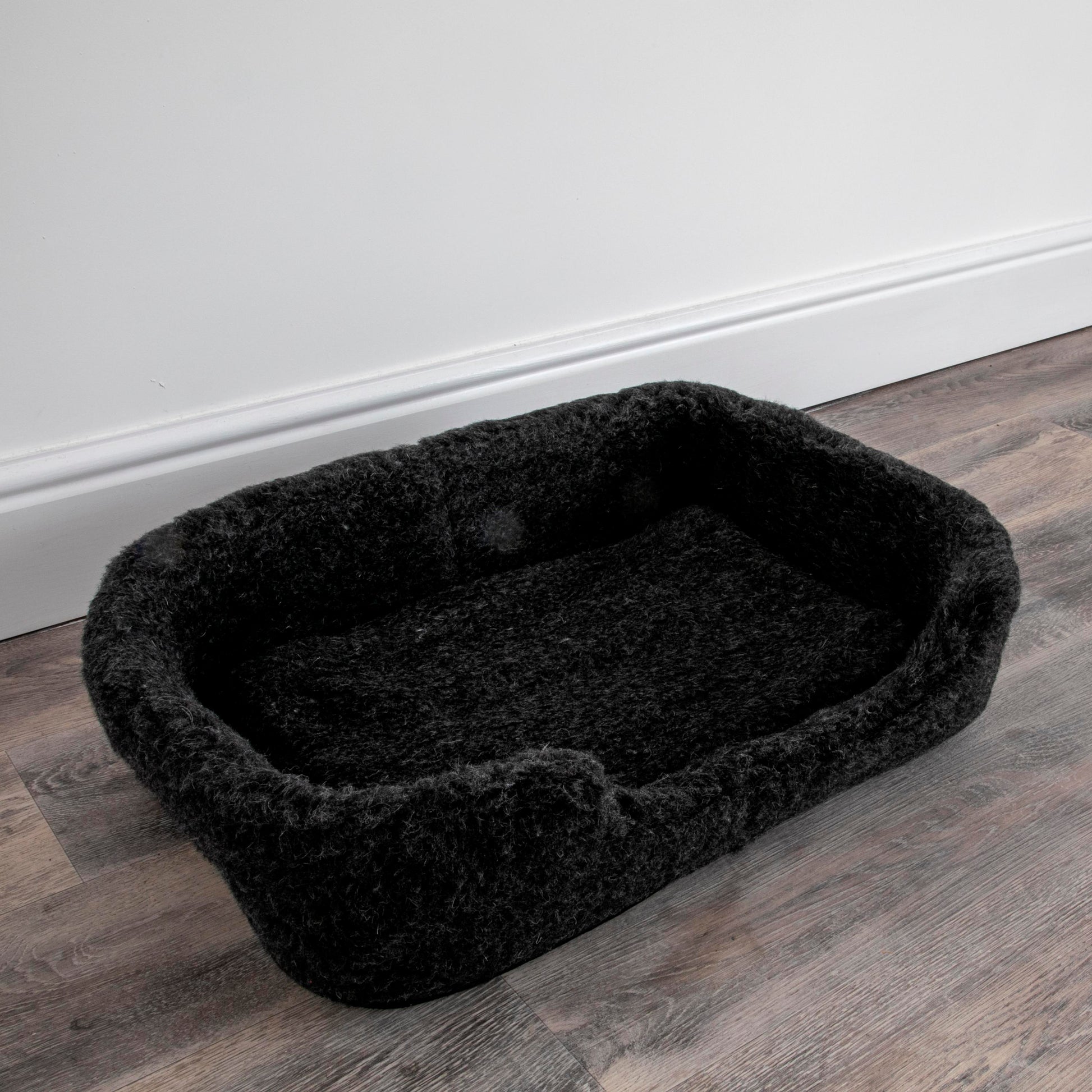 100% Luxury Merino Wool Pet Bed Cat / Dog Black 60 x 40cm MEDIUM - CasaFenix