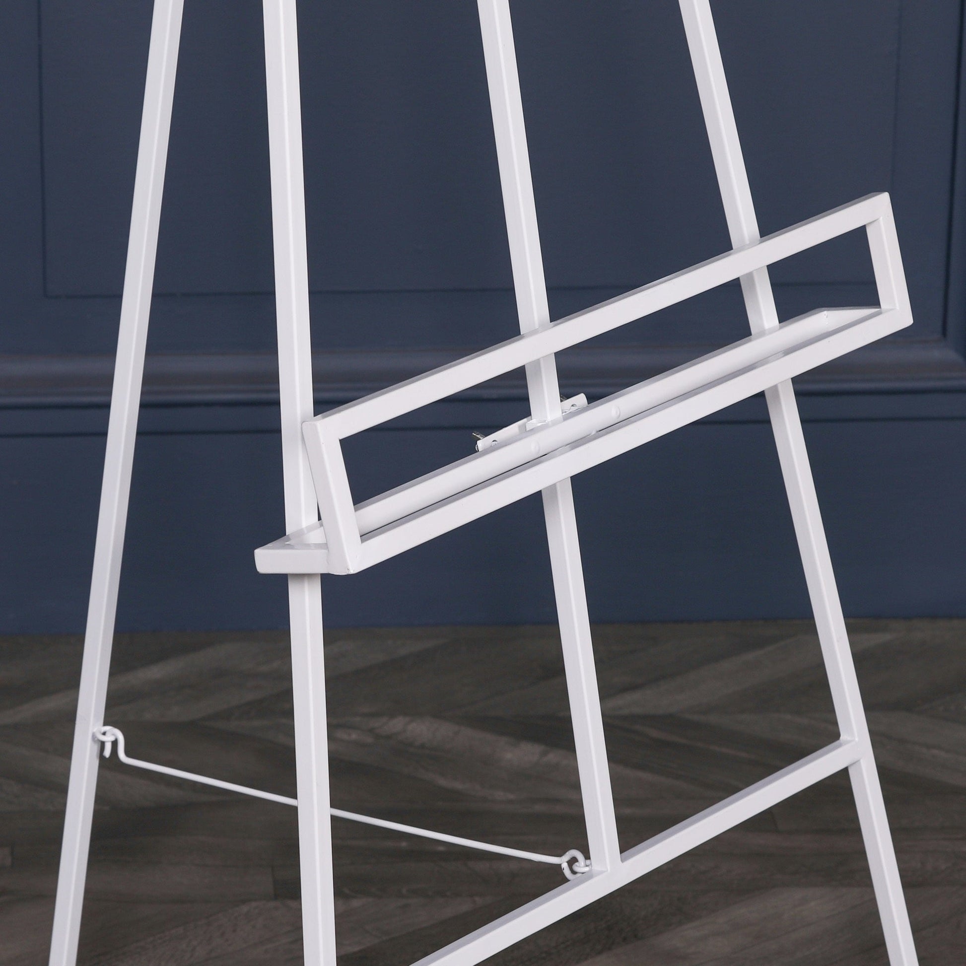 White Metal Adjustable Art Easel Easel CasaFenix
