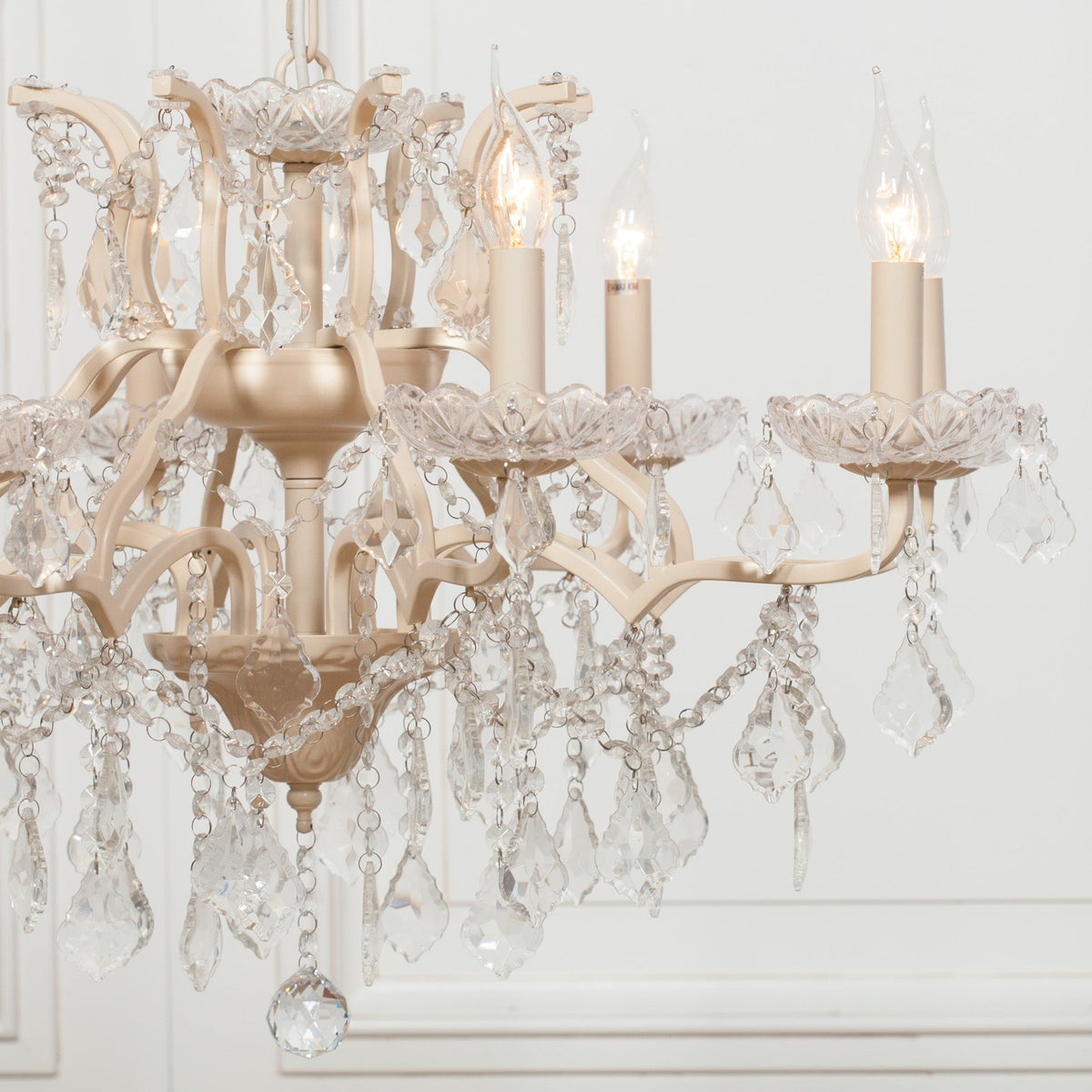 Cream 8 Branch Shallow Cut Glass Chandelier Chandelier CasaFenix