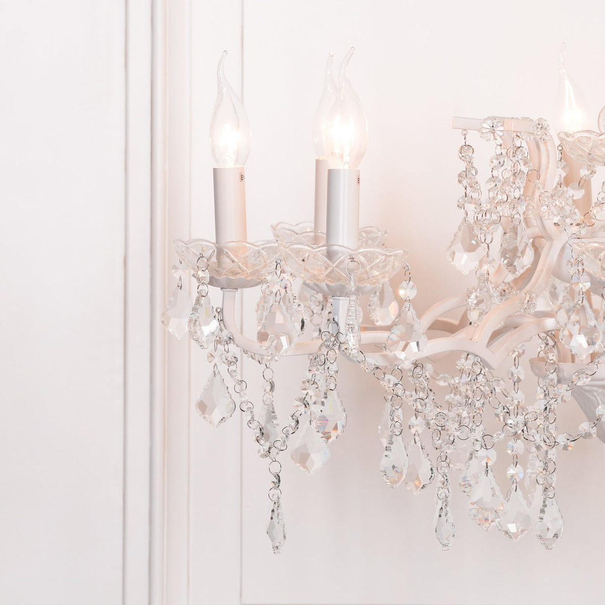 White 8-Branch Cut Glass Chandelier — 76cm Wide Chandelier CasaFenix