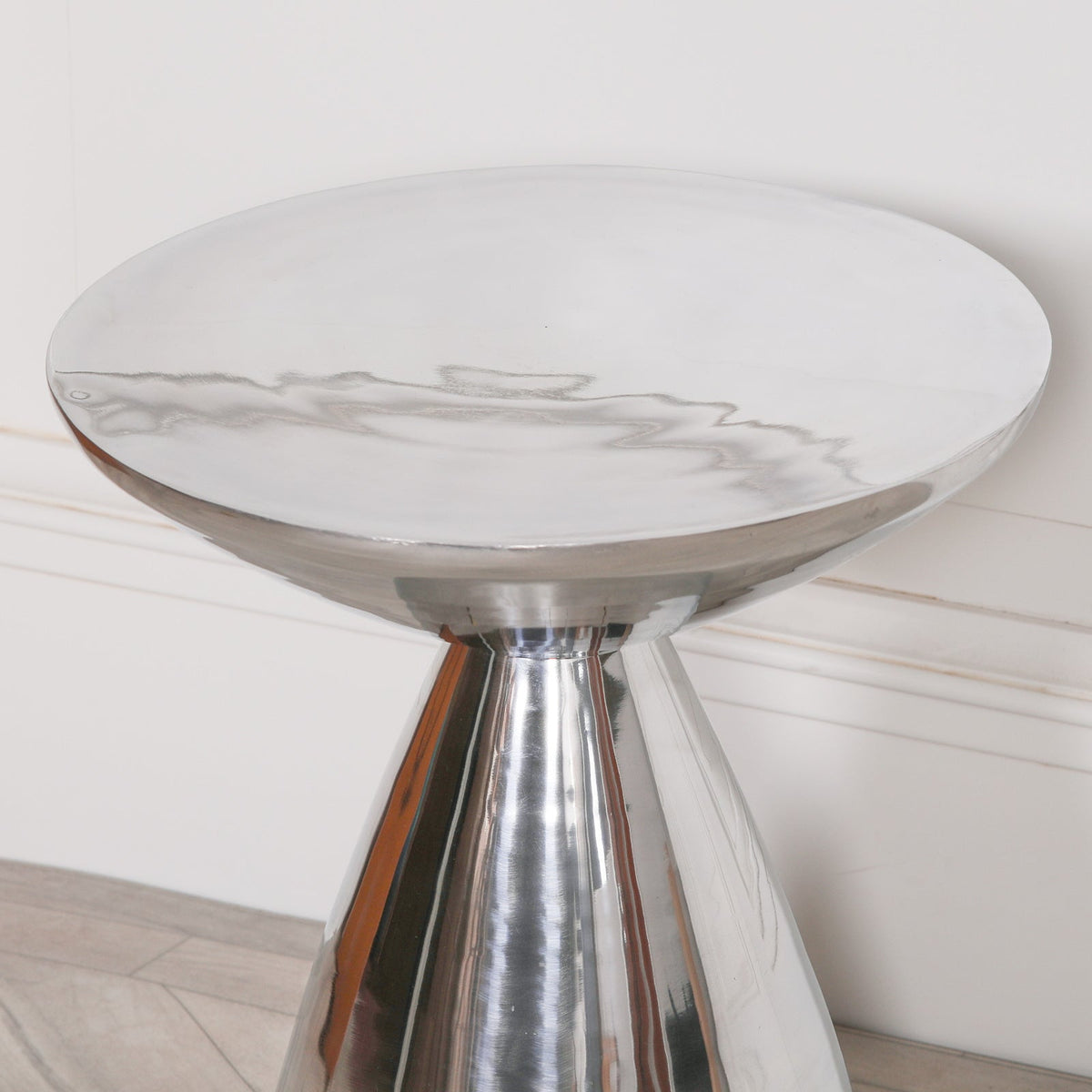 Hourglass Cast Aluminium Side Table with Chrome Finish Side Table CasaFenix