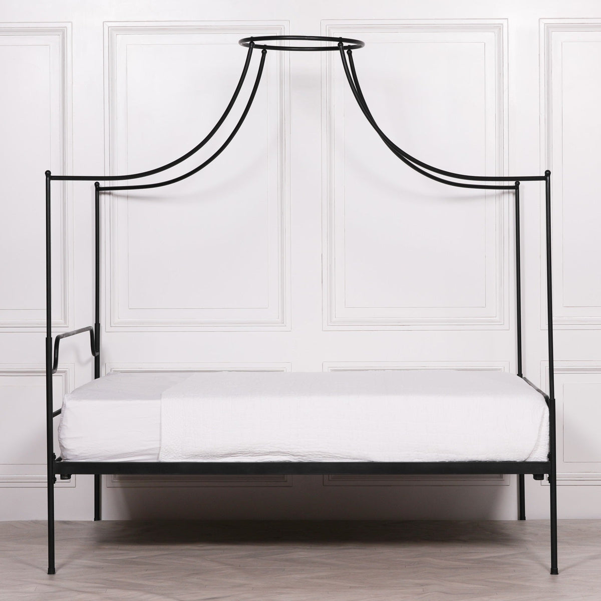 Black Iron Four-Poster Bed with Curtain Ring and Acacia Slats | King 5ft Beds & Bed Frames CasaFenix