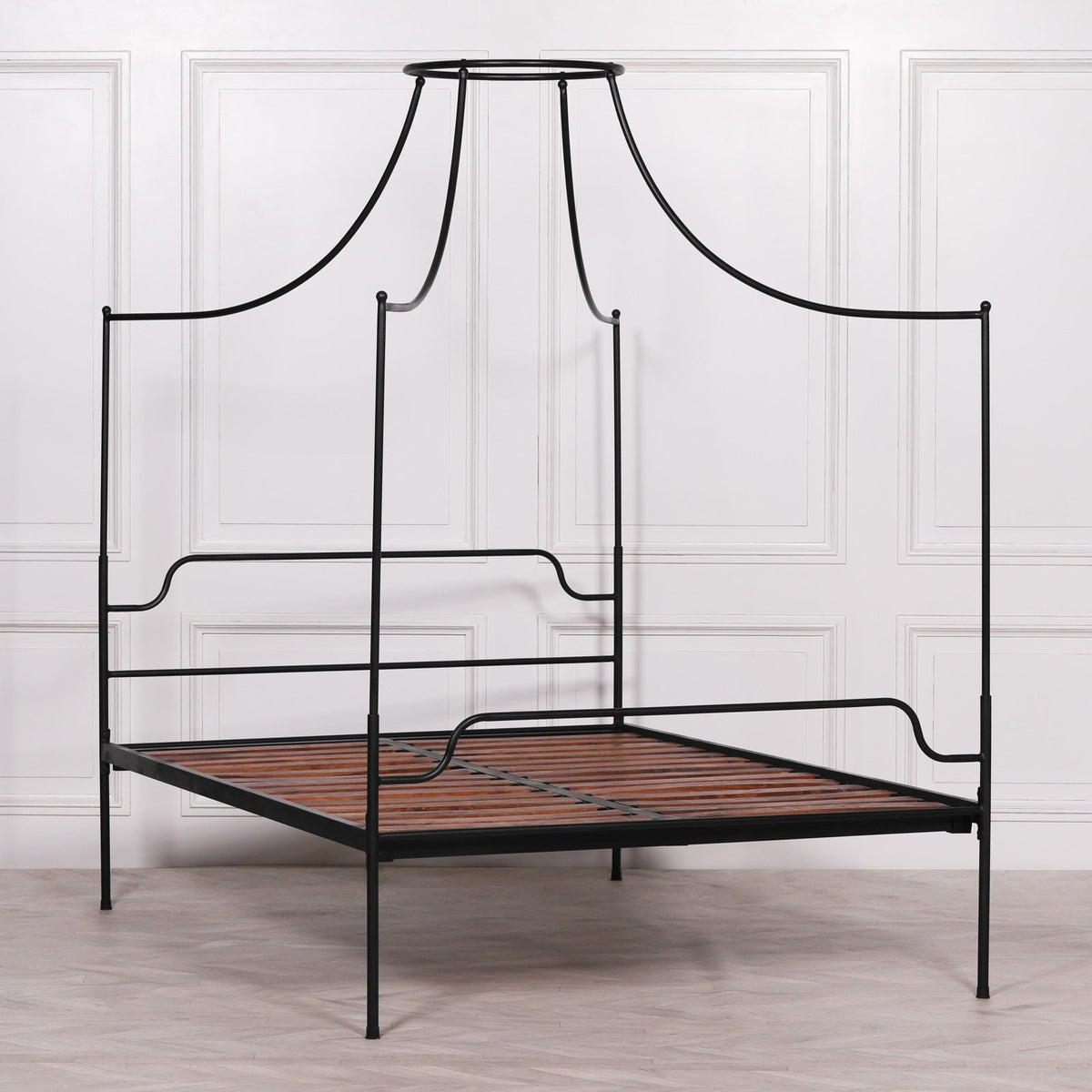 Black Iron Four-Poster Bed with Curtain Ring and Acacia Slats | King 5ft Beds & Bed Frames CasaFenix