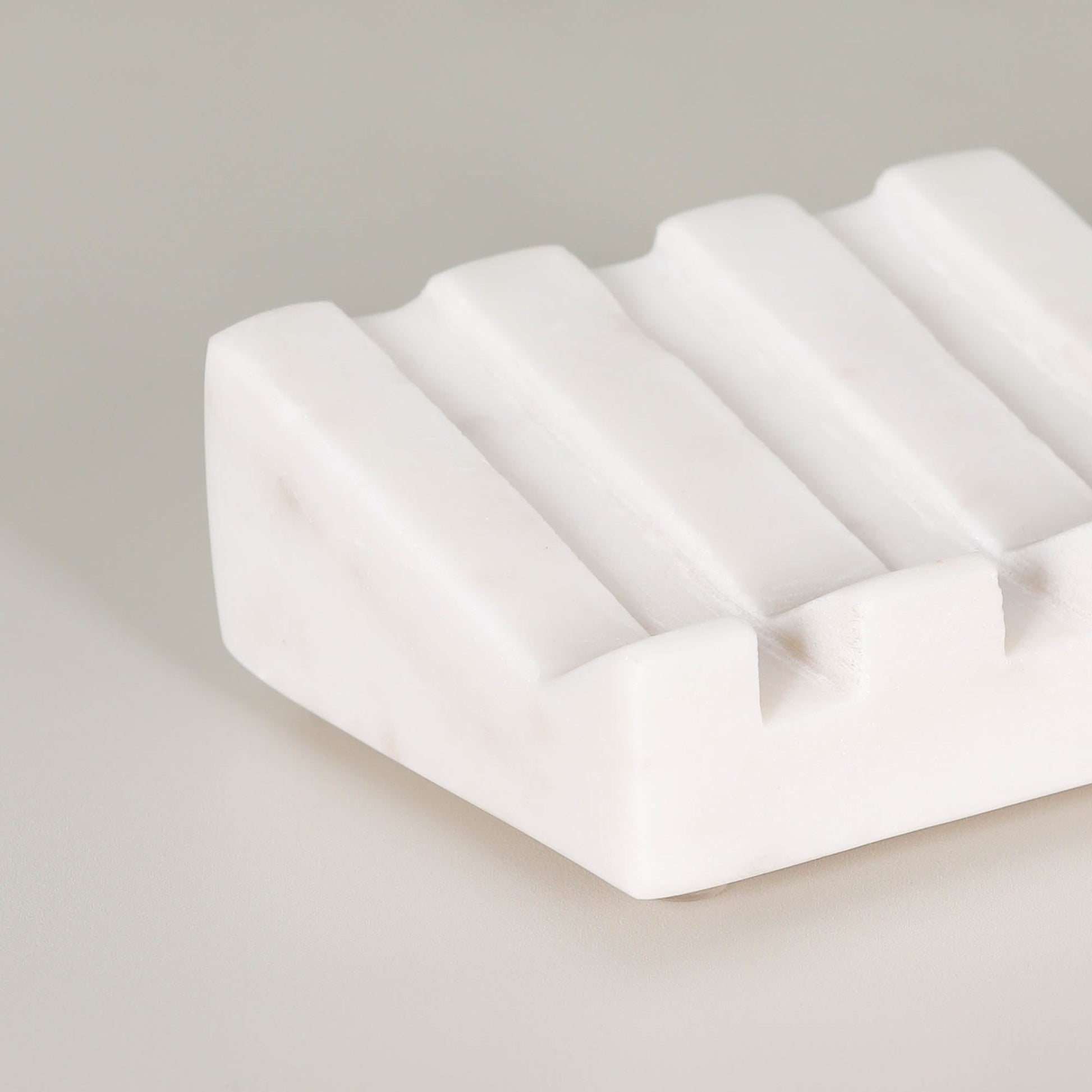 White Marble Grooved Soap Holder  CasaFenix