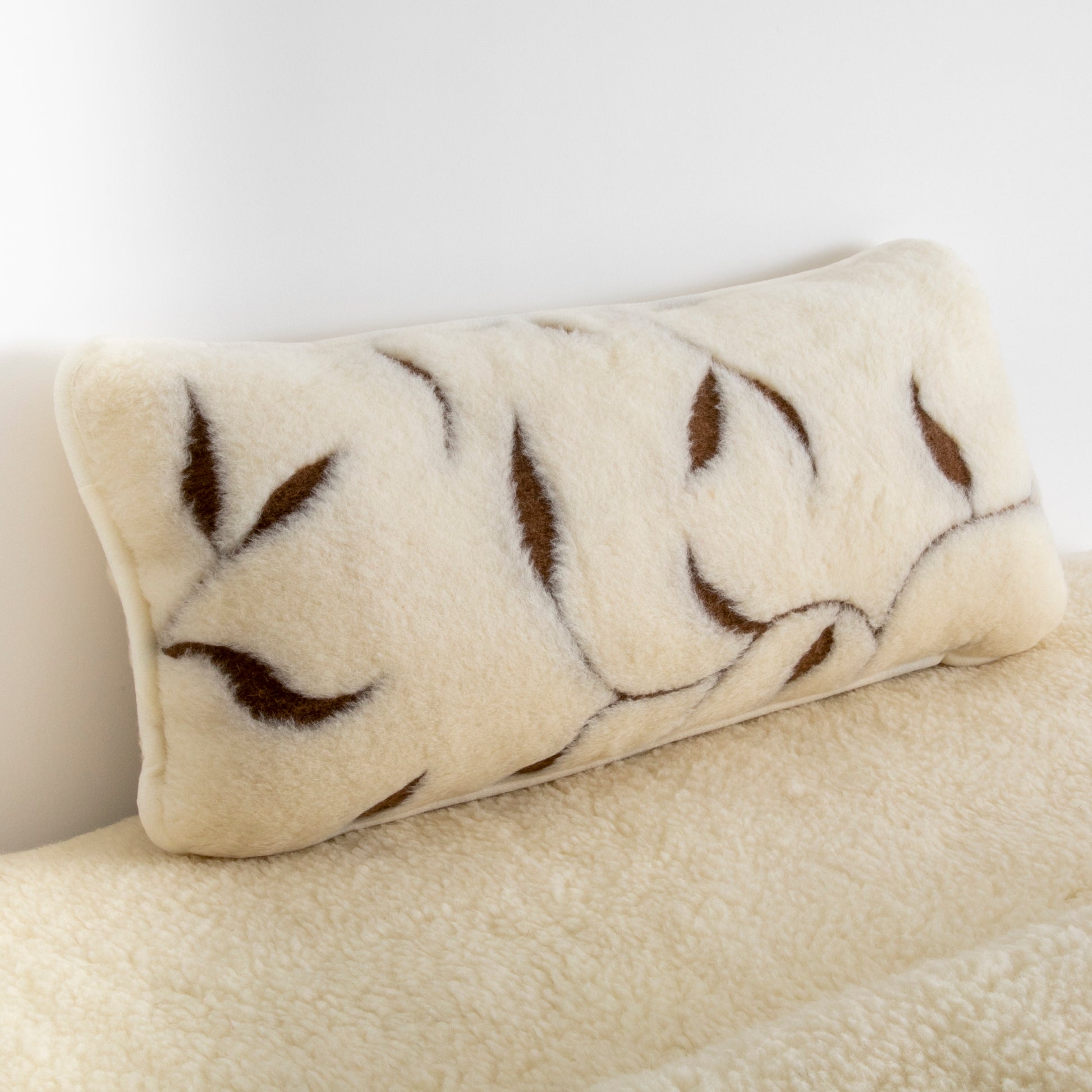 100% Merino Wool Pillow - Leaf Design L40 x W80 x D20cm - CasaFenix