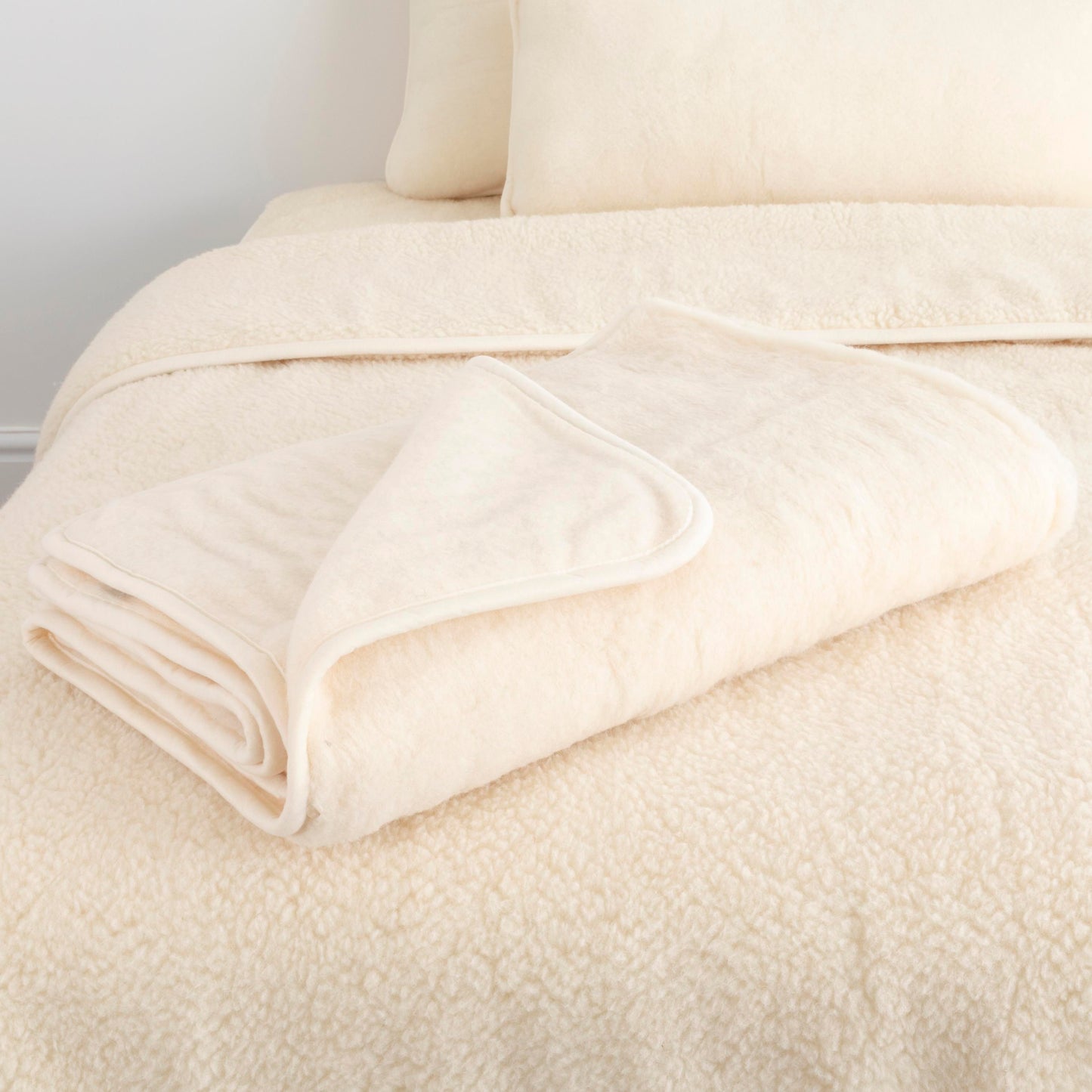 100% Merino Wool Blanket - 220 x 200cm Natural - CasaFenix