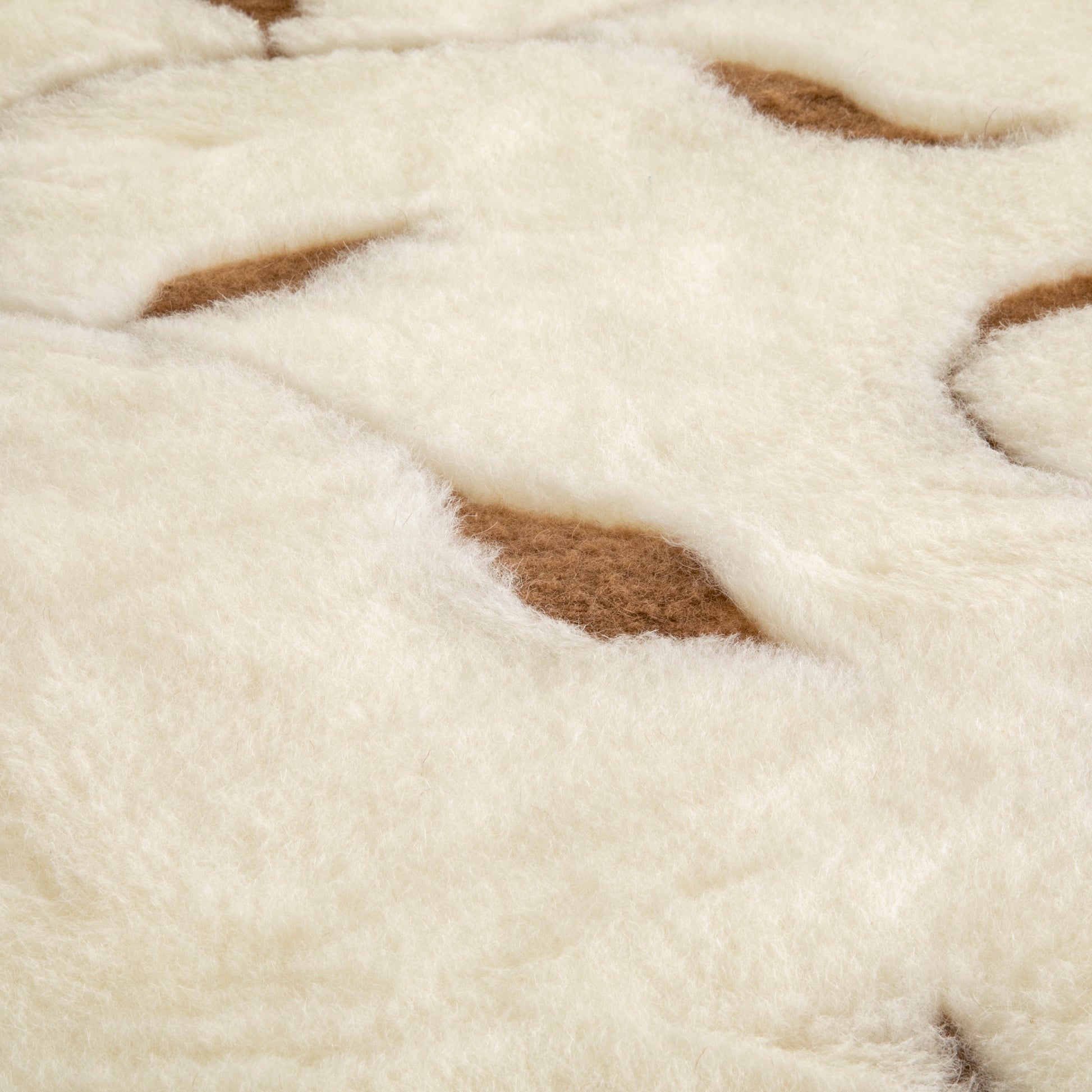 100% Merino Wool Quilt - Leaf Design 220 x 200cm in Cream - CasaFenix