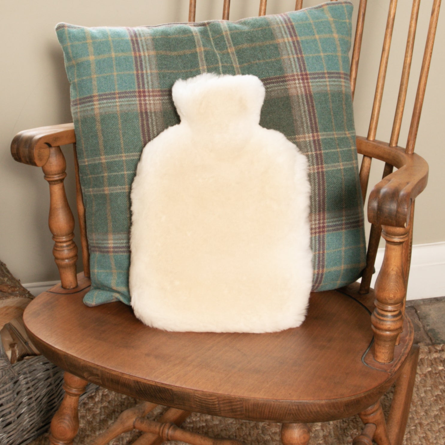White Sheepskin Hot Water Bottle 37 x 23cm - CasaFenix