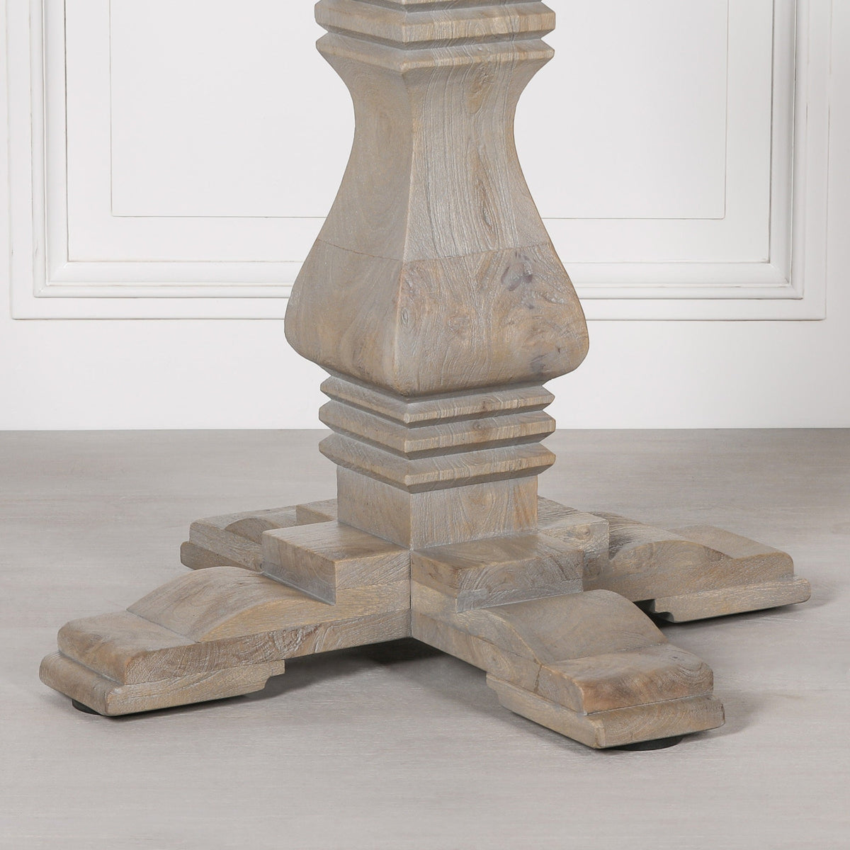 Rustic Round Squared Pedestal Dining Table in White Cedar | 151.5cm Dining table CasaFenix