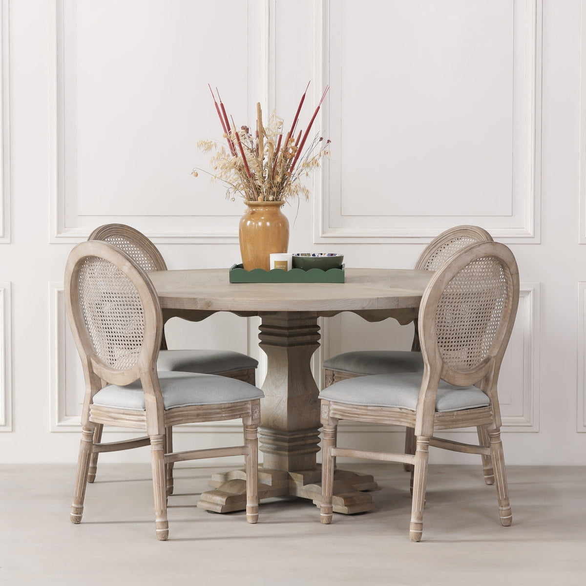 Rustic Round Squared Pedestal Dining Table in White Cedar | 151.5cm Dining table CasaFenix