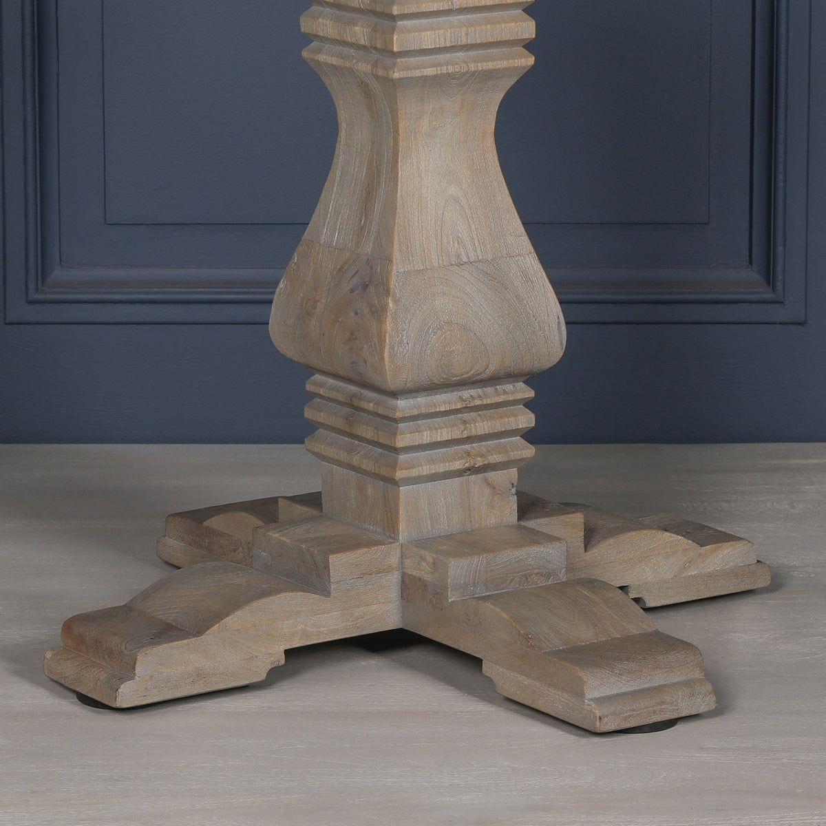 Rustic Round Squared Pedestal Dining Table in White Cedar | 151.5cm Dining table CasaFenix