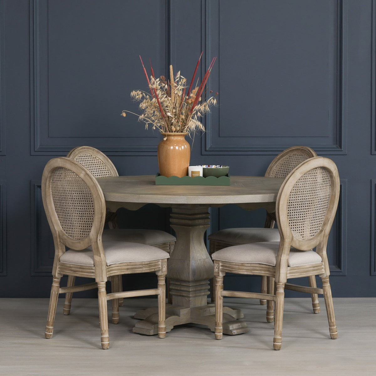 Rustic Round Squared Pedestal Dining Table in White Cedar | 151.5cm Dining table CasaFenix