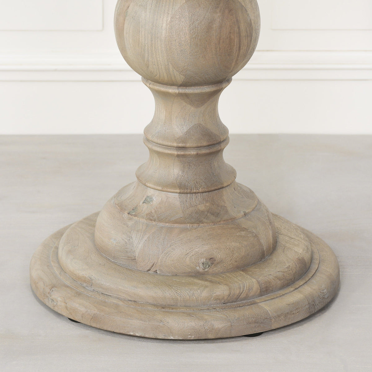 Rustic Round Pedestal Dining Table in White Cedar | 120cm Dining table CasaFenix