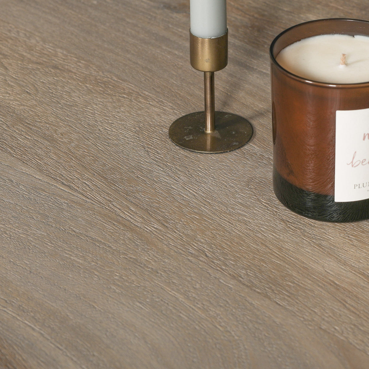 Rustic Round Pedestal Dining Table in White Cedar | 120cm Dining table CasaFenix