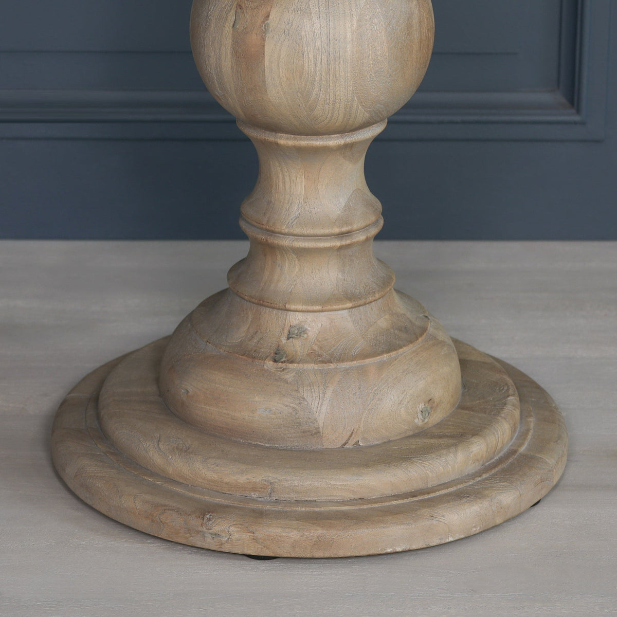 Rustic Round Pedestal Dining Table in White Cedar | 120cm Dining table CasaFenix