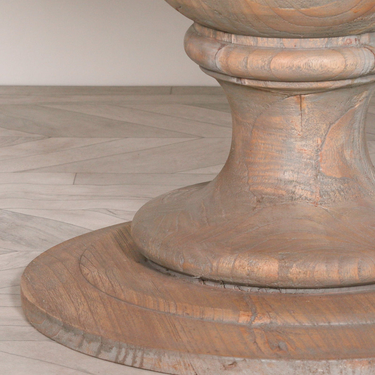 Rustic Round Pedestal Dining Table in White Cedar | 162cm Dining table CasaFenix