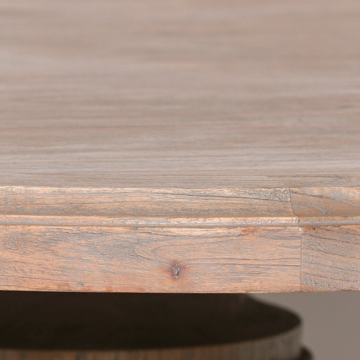 Rustic Round Pedestal Dining Table in White Cedar | 162cm Dining table CasaFenix