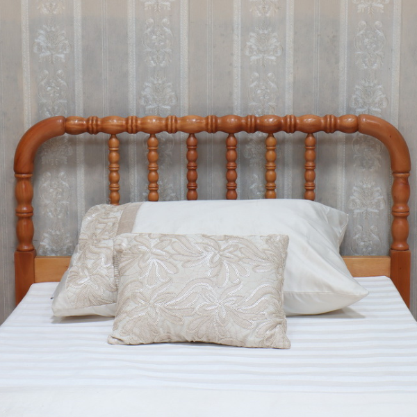 Carved Curve & Ball Solid Mahogany Bed. Farrow & Ball colour match of your choice. Beds & Bed Frames CasaFenix