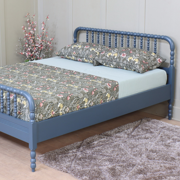 Carved Curve & Ball Solid Mahogany Bed. Farrow & Ball colour match of your choice. Beds & Bed Frames CasaFenix