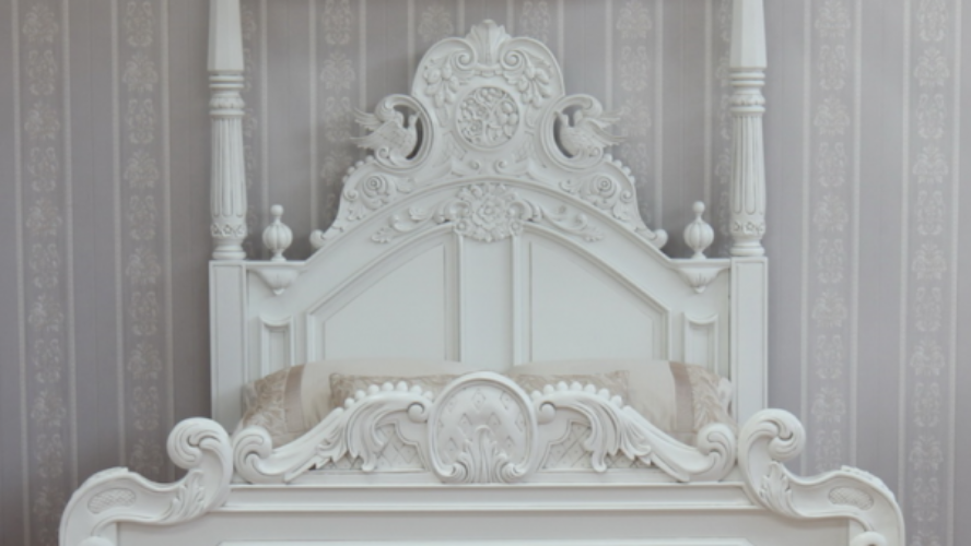 Half Tester Victorian Style Solid Mahogany Bed - CasaFenix