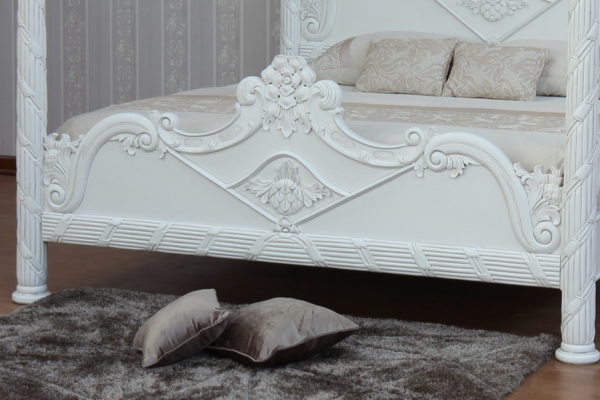 Stunning Heavily Carved Mahogany Four Column Poster Bed - CasaFenix