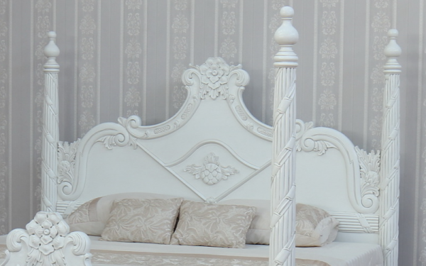 Stunning Heavily Carved Mahogany Four Column Poster Bed - CasaFenix